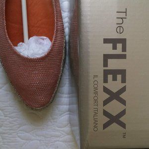 Flexx Italian leather flats Size 8.5M -NIB